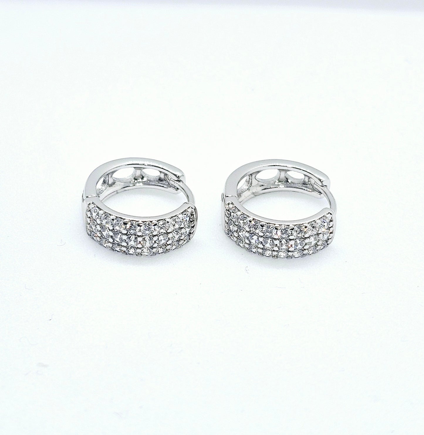 1 Silver Earring Huggie