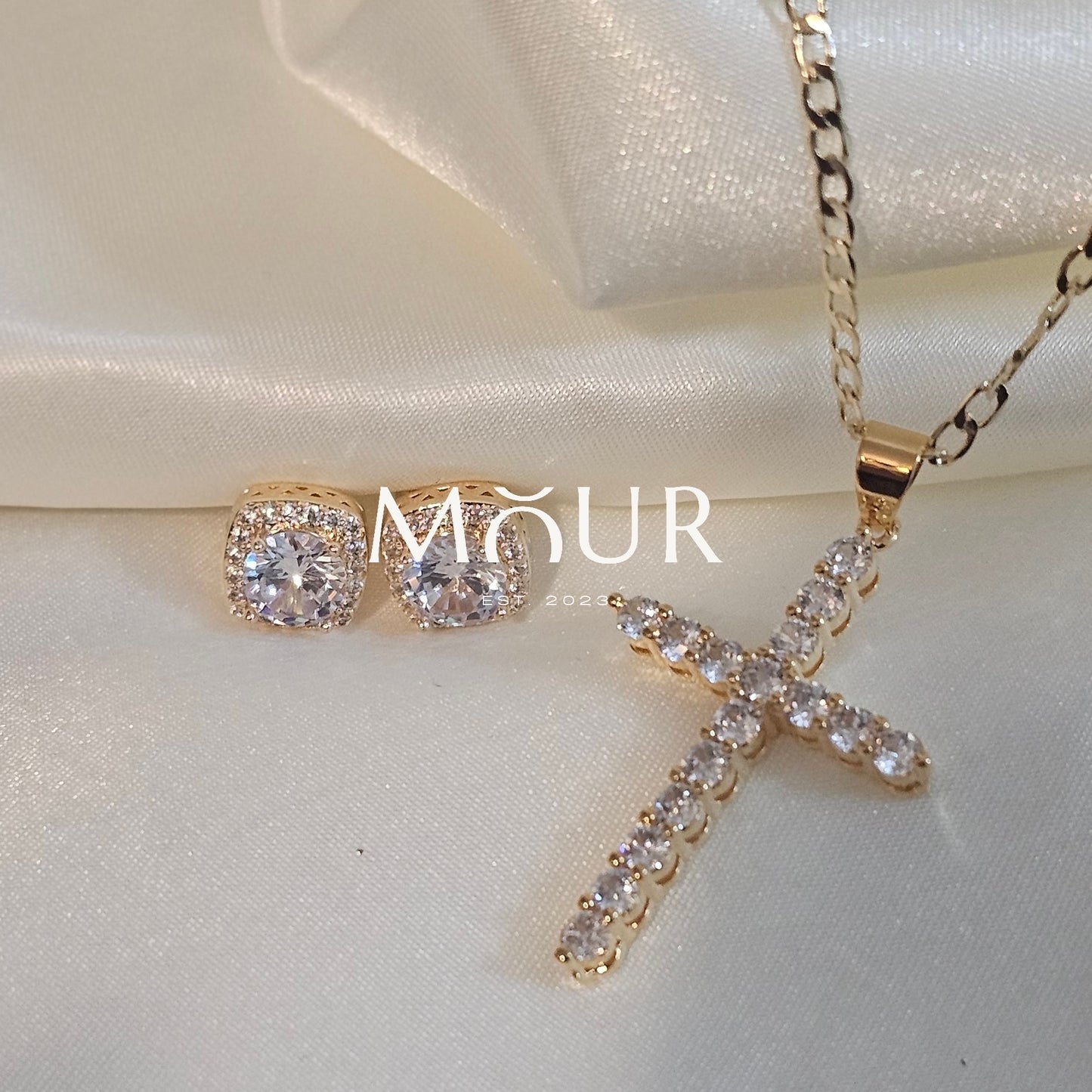 Medium Cross Pendant Chain