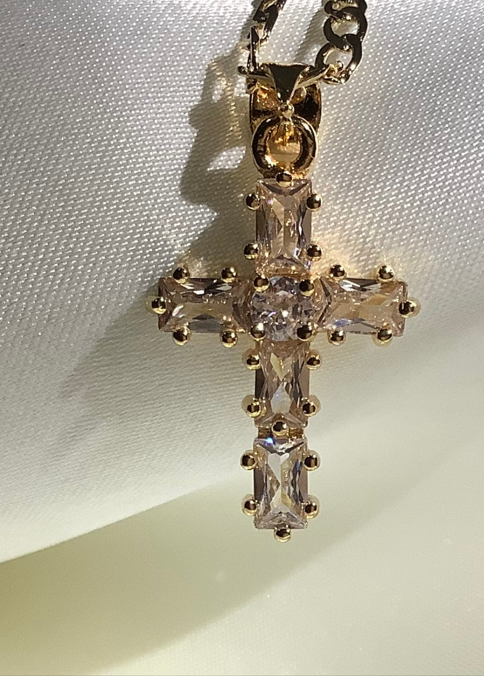 Small cross Pendant Necklace