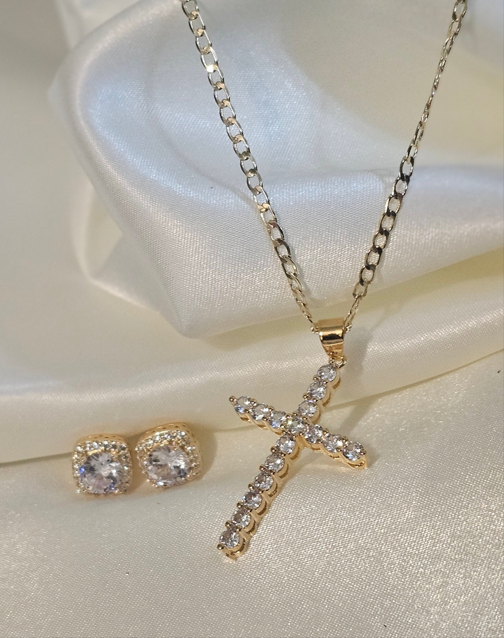 Medium Cross Pendant Chain