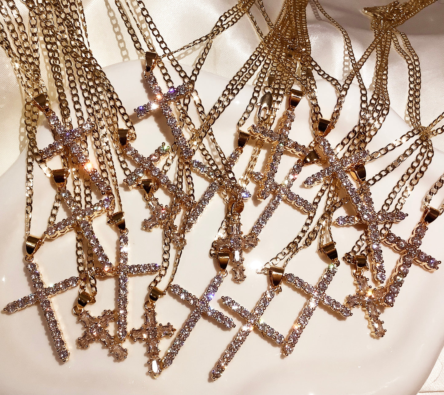 Small cross Pendant Necklace